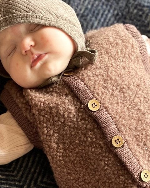 Smallstuff - Bruine Vest van Bouclé Merinowol met Knopen.