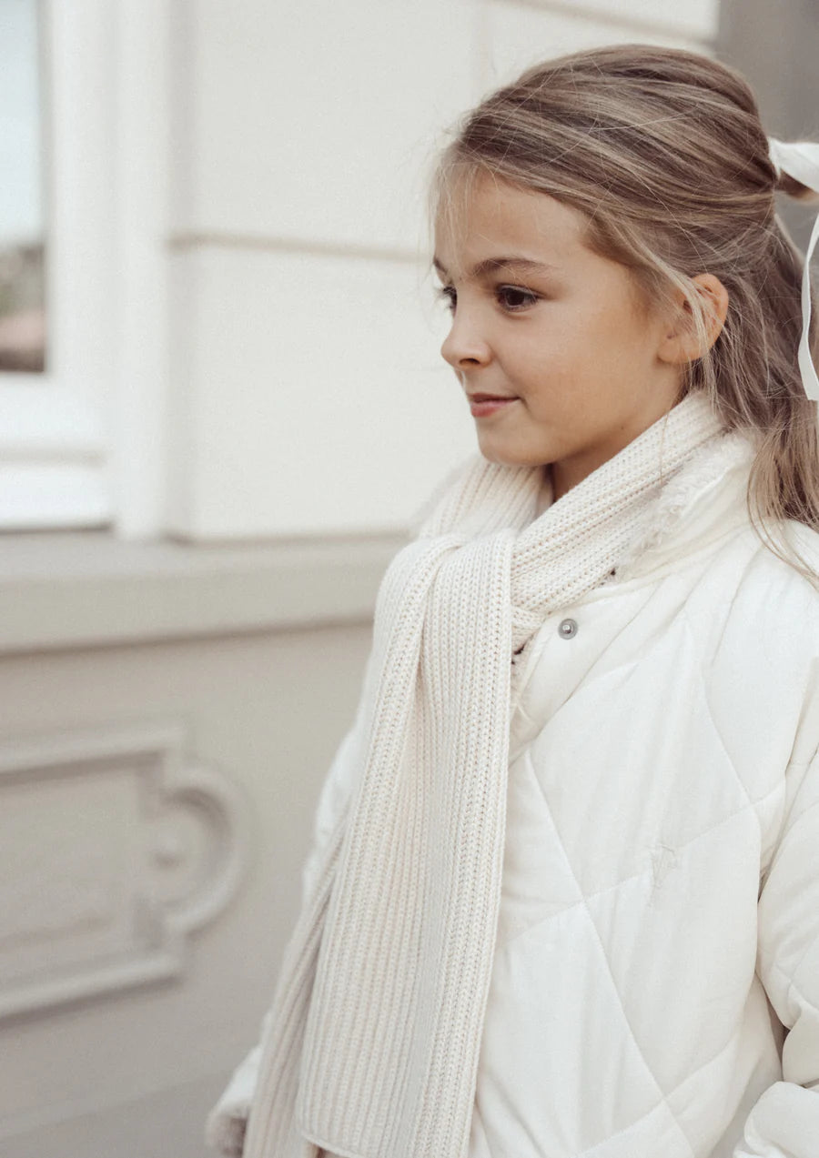 Knitted scarf | Beach