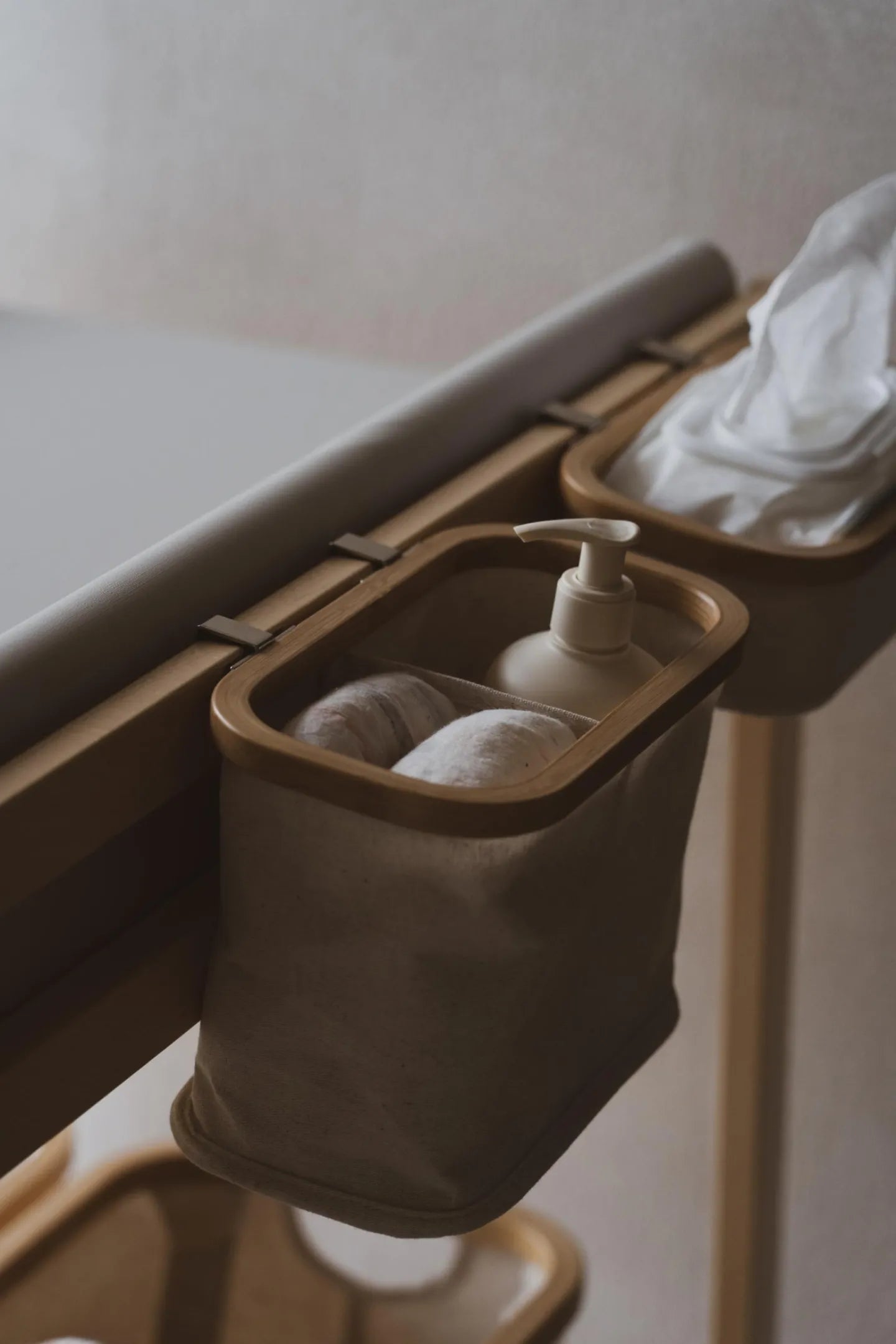 Hangmand Luiertafel - Flesjes & Meer - Beige-Naturel