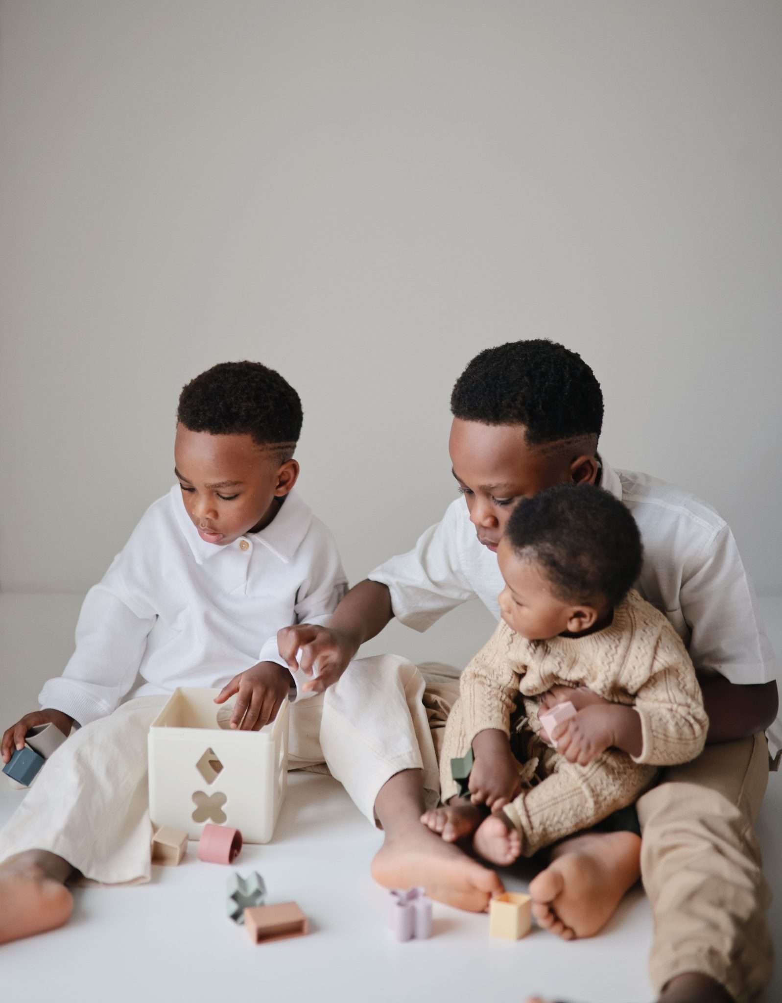 Shape sorting box - Mushie