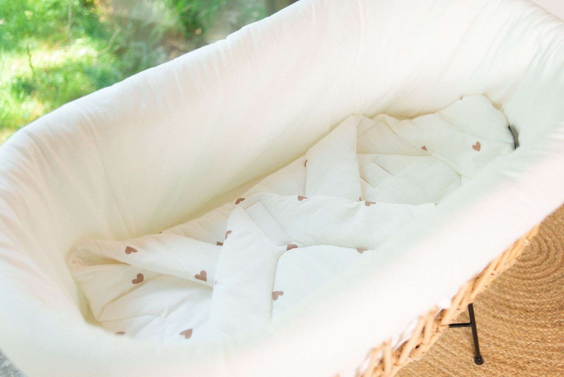 RATTAN WIEG + MATRAS EN HOES