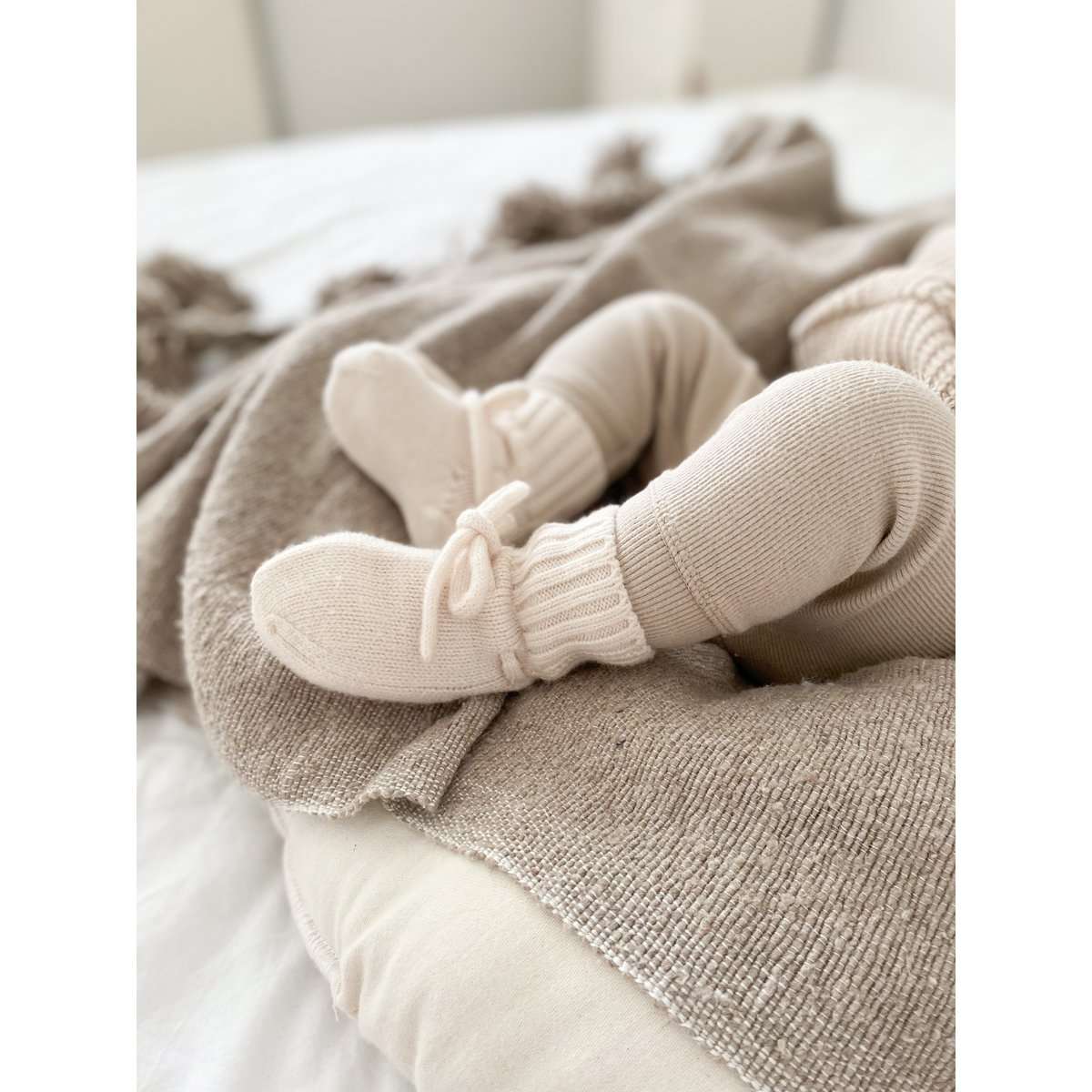 Merino wool booties off white