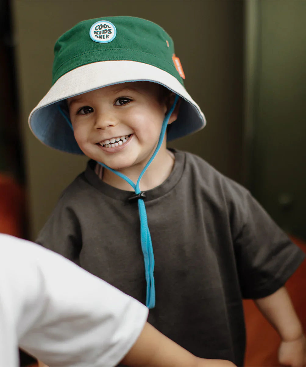 Hello hossy mini bucket hat groen LAATSTE STUK 3-9 maanden