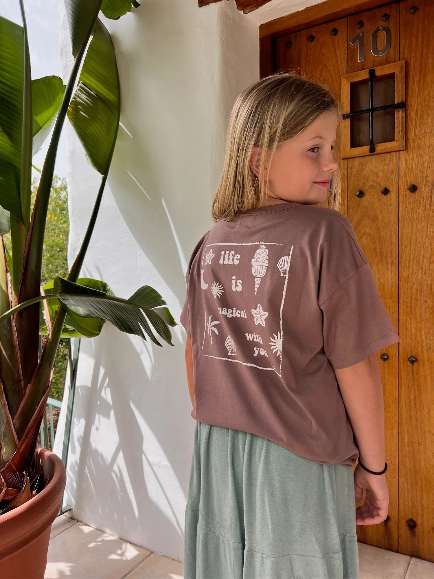 Little warm brown MAGICAL LIFE t-shirt loose fit