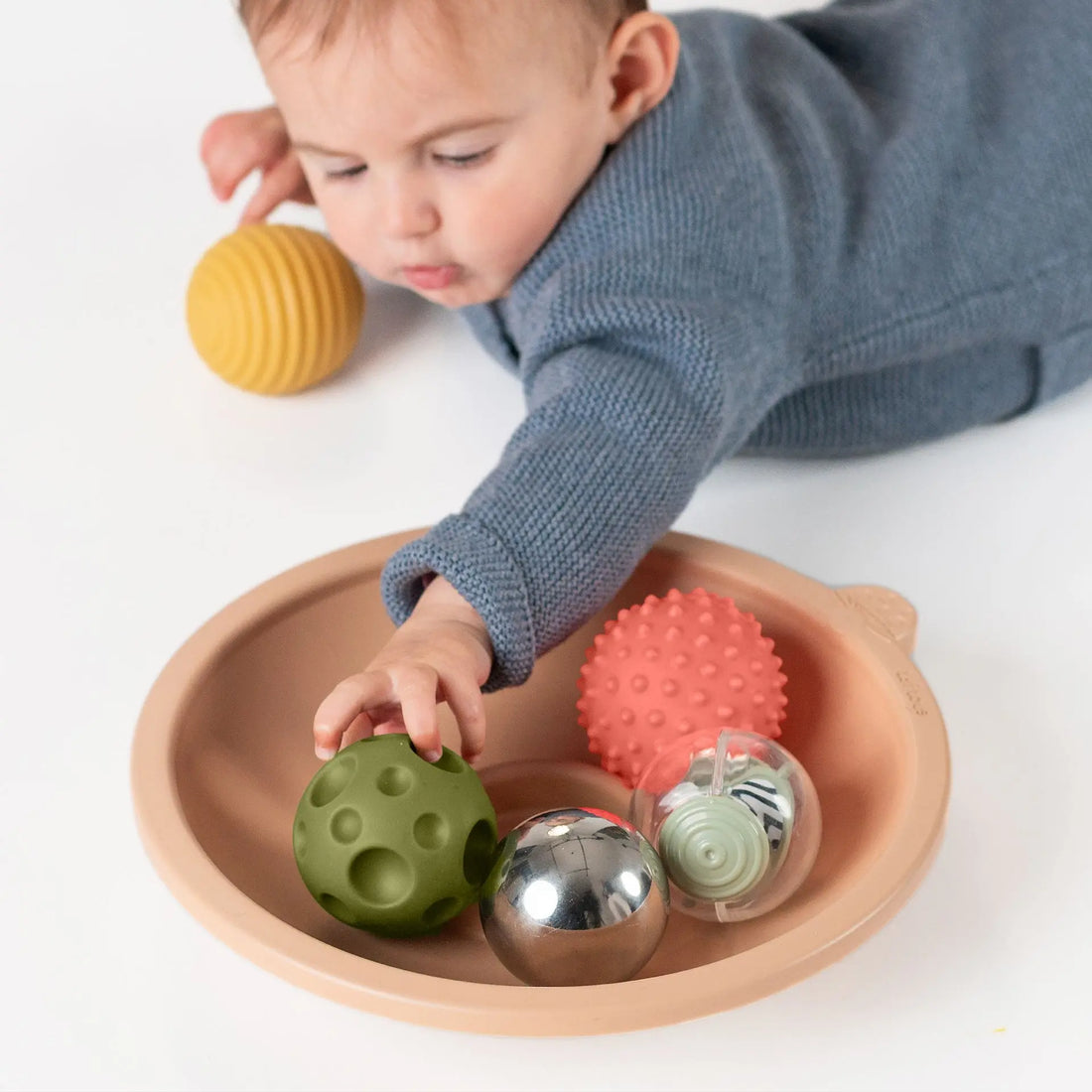 Tummy-Time Action Tray