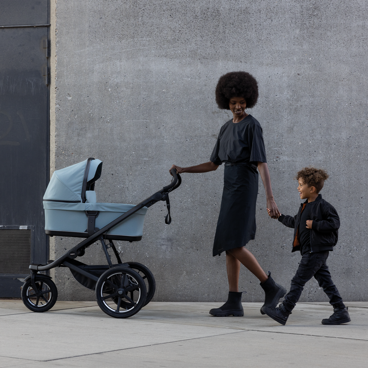 Thule Urban Glide 3- mid blue on black