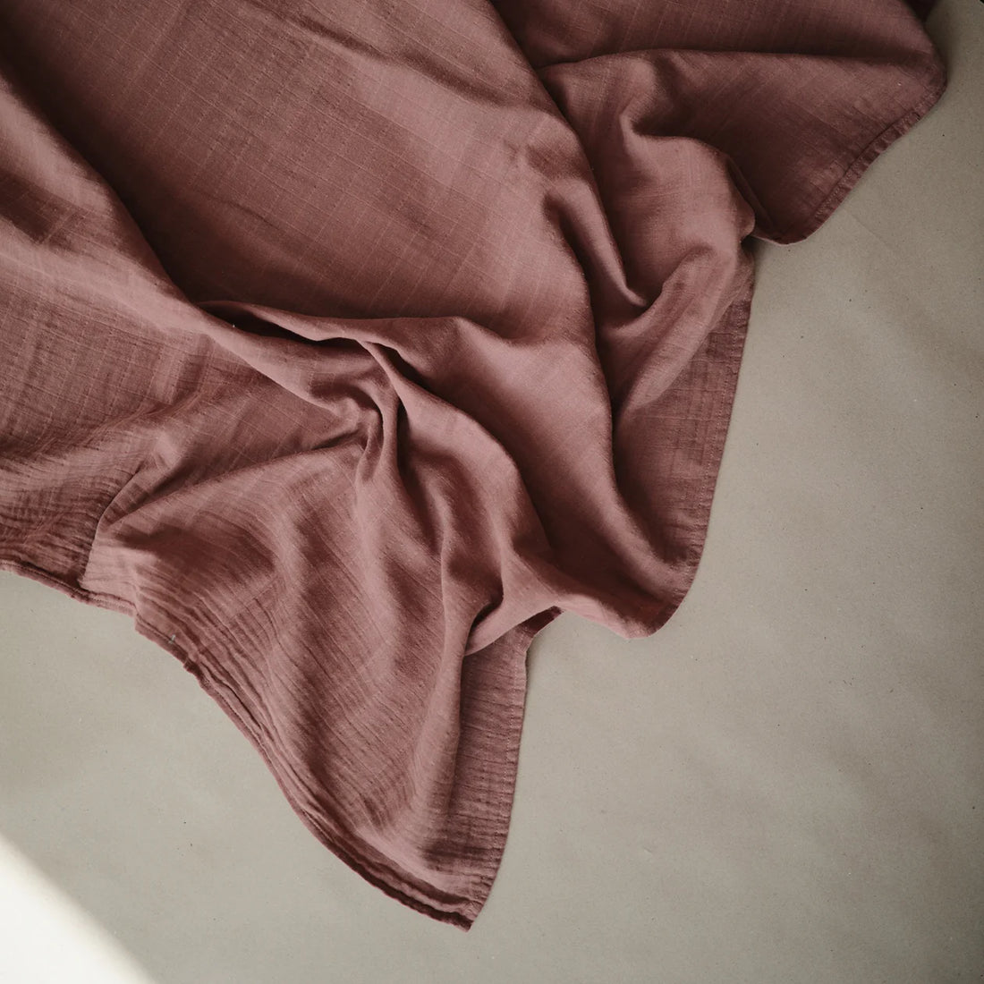 Mushie muslin swaddle Cedar 120 x 120 cm