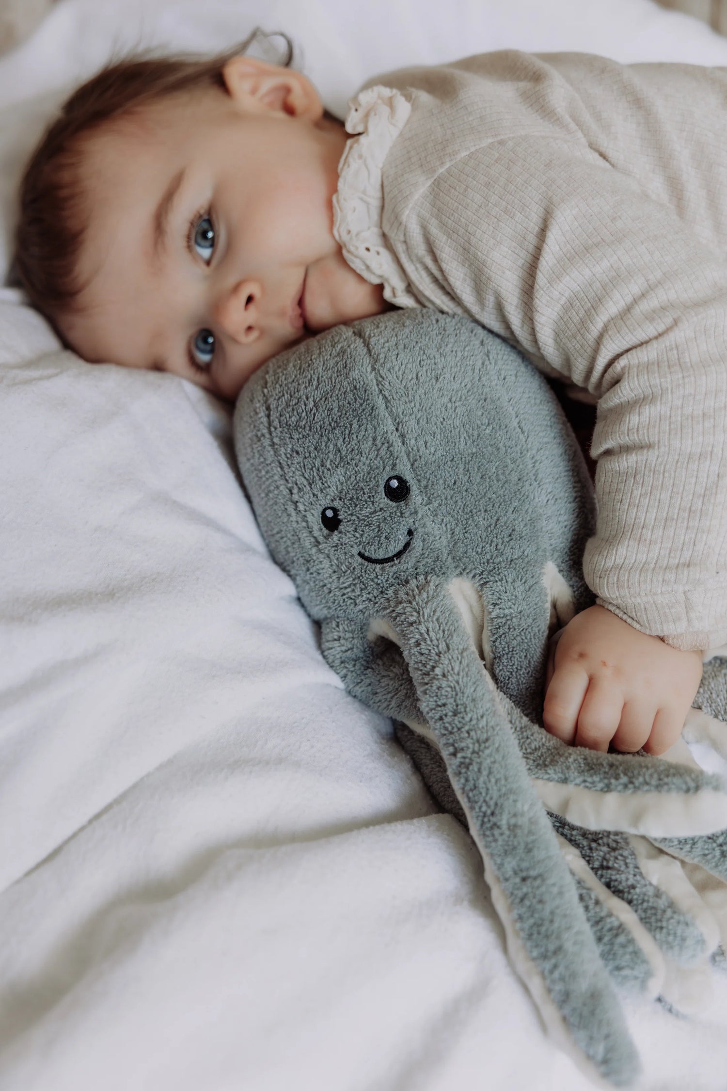 Olly (Sea grey) - Rechargeable Heartbeat Comforter