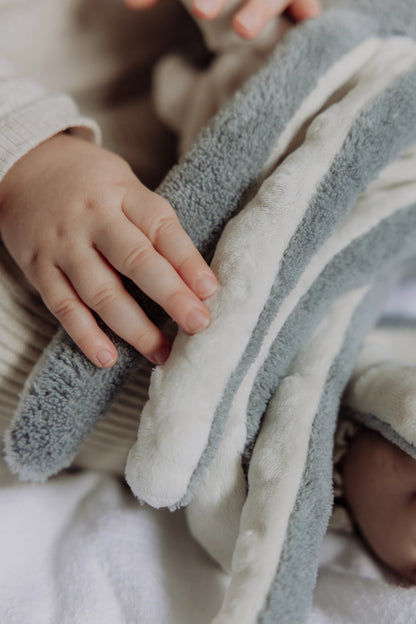 Olly (Sea grey) - Rechargeable Heartbeat Comforter