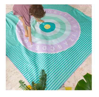 Quut - extra large handdoek 180 x 180 - Doelwit + alfabet