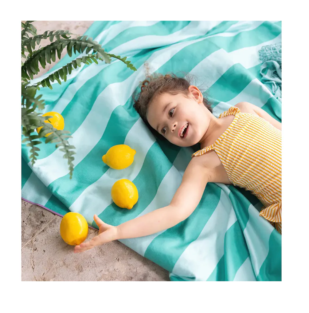 Quut - extra large handdoek 180 x 180 - Doelwit + alfabet