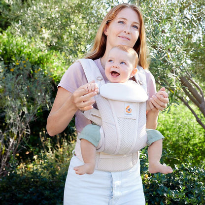 ERGOBABY OMNI BREEZE DRAAGZAK: NATURAL BEIGE